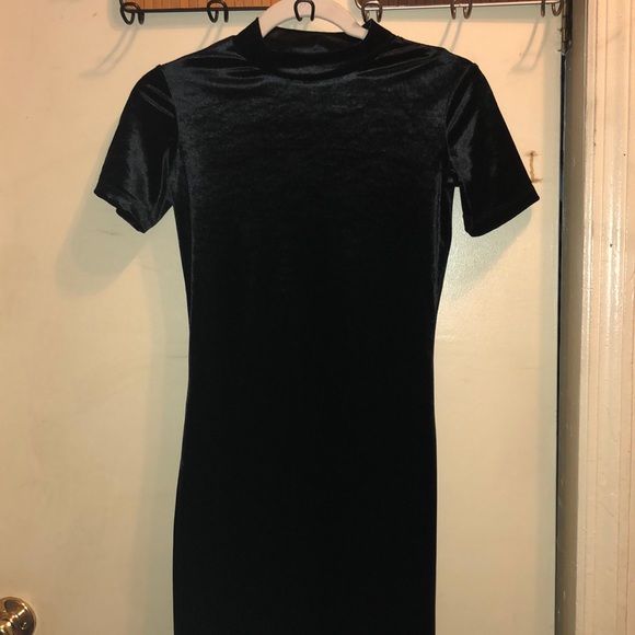 Zara Dresses & Skirts - Velvet dress